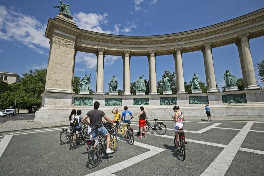 Budapest: City Bike Tour with Coffee Stop - Meeting Yellow Zebra Tours and Getting Bike-Ready