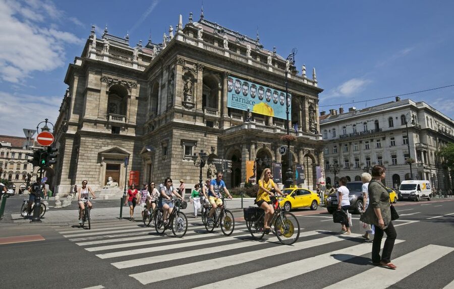 Budapest: City Bike Tour with Coffee Stop - Vajdahunyad Castle Complex: Why That Castle Looks Like a History Book