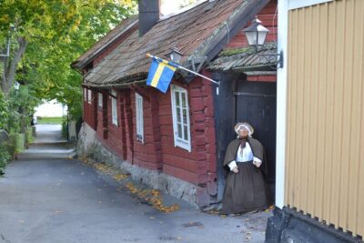 Full Day Viking Tour with Fika Swedish Coffee Break - Stop 2: Arkils Tingstad, a Viking assembly by the lake