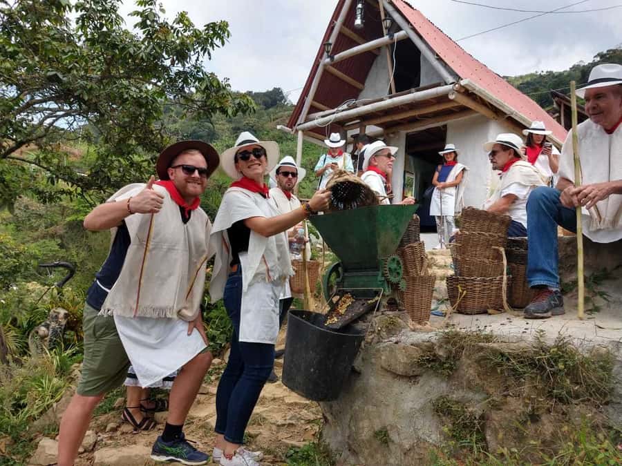 Medellín: Guatape Village with Coffee and Fruit Tasting Tour - Key highlights at a glance