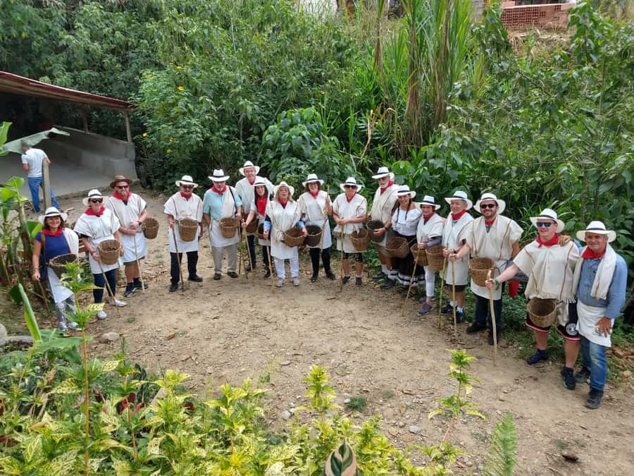 Medellín: Guatape Village with Coffee and Fruit Tasting Tour - Coffee-to-panorama fuel: climbing Peñol Rock the smart way