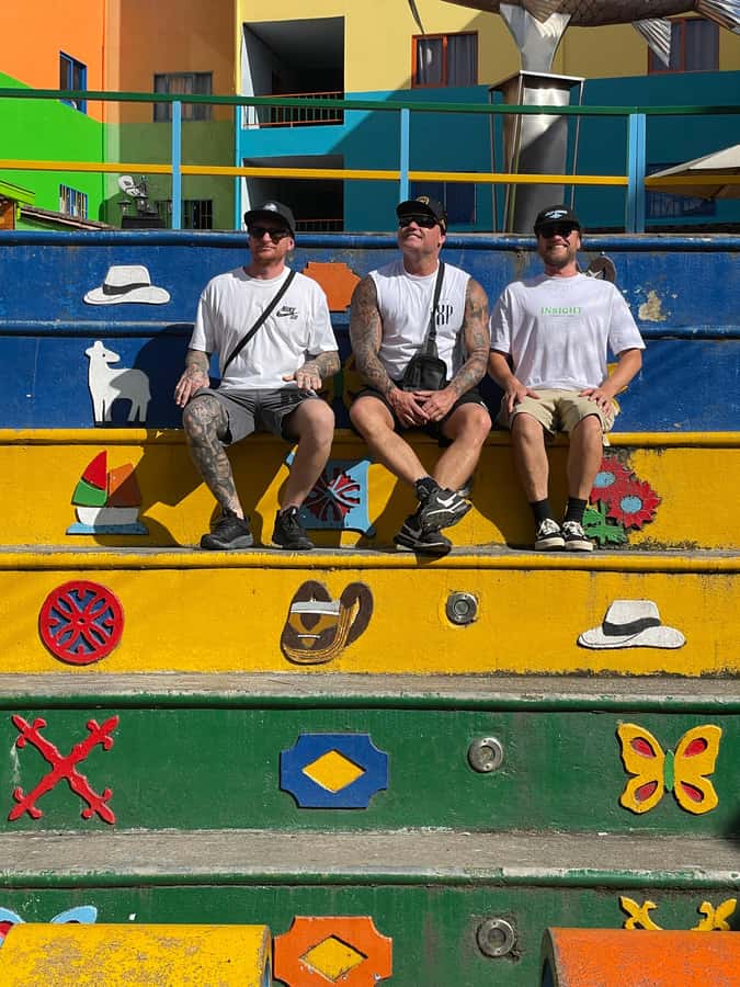 Medellín: Guatape Village with Coffee and Fruit Tasting Tour - Guatapé town: guided time in the colorful center