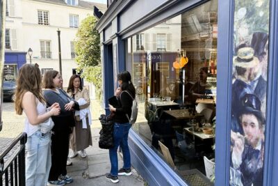 Montmartre & Sacré Coeur : Museum & Coffee In A Tiny Group Tour - Where the tour starts: Bd de Clichy and your first Montmartre cues