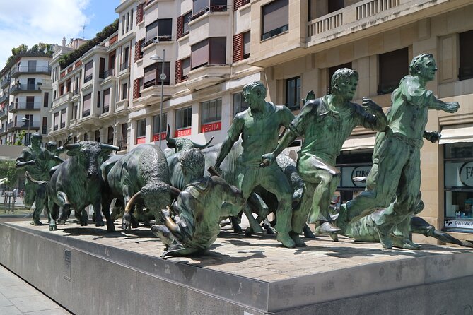 Pamplona Highlights Walking Tour with Coffee and Churros Break - Key things you’ll like most