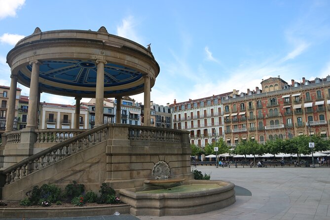 Pamplona Highlights Walking Tour with Coffee and Churros Break - Plaza del Castillo: Hemingway’s Pamplona and the square that grounds it all