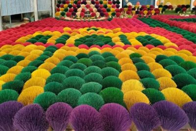 Private Tour Incense Village, Hat village & Train Street Coffee - The full route: Quảng Phú Cầu, Chuông conical hats, and Train Street coffee