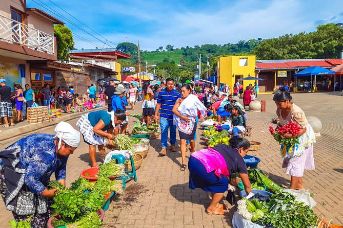 Ruta de Las Flores Adventure, Relax at Hotsprings + 1930's farm Coffee Tour - Stop 1: Nahuizalco Market Life and Wicker Craft Traditions