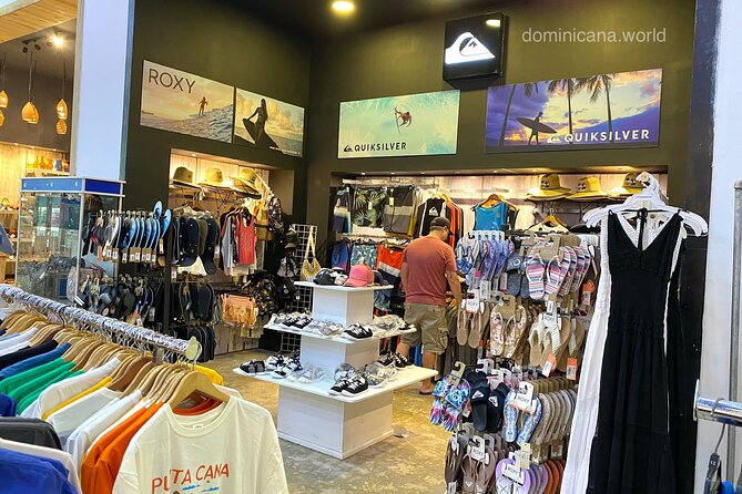 Shopping tour Punta Cana rum cigars coffee larimar chocolate souvenirs mamajuan - Shopping Comfort and Store Layout: One Stop, Many Sections