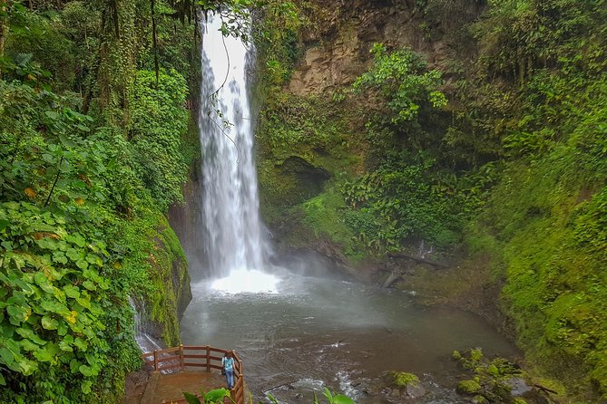 Super Combo Tour: Waterfalls Gardens + Coffee Tour + Poás Volcano - Group size, pickup/drop-offs, and how to protect your morning