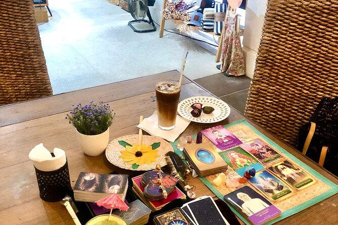 Tarot Reading with Coffee & Chocolate or Smoothie - The included crystal part: chakra balancing for a reset