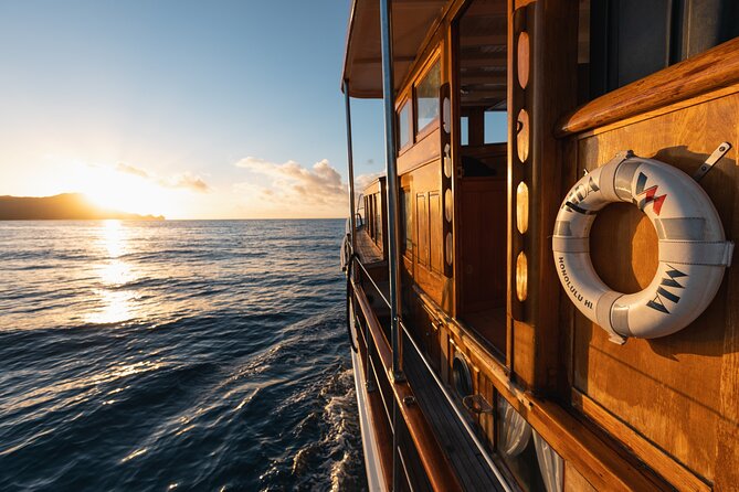 Vida Mia Morning Coffee Cruise - A historic wooden yacht makes Waikiki feel more local