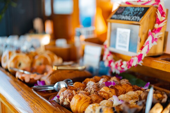 Vida Mia Morning Coffee Cruise - Kona coffee and breakfast: more than a snack before you explore