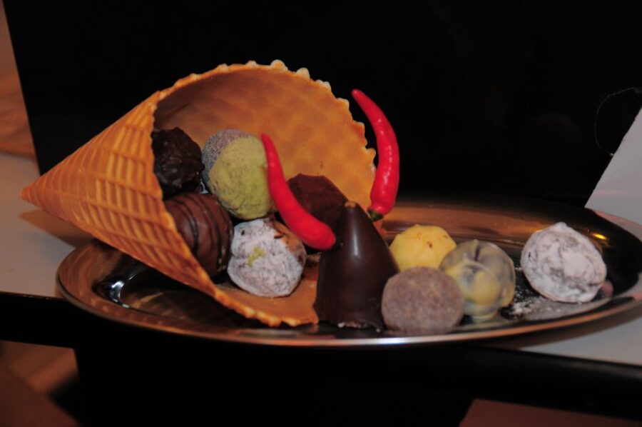 Vienna: 2.5-Hour Viennese Coffee, Cake, and Chocolate Tour - A sweet-and-sip route that starts with the Naschmarkt area