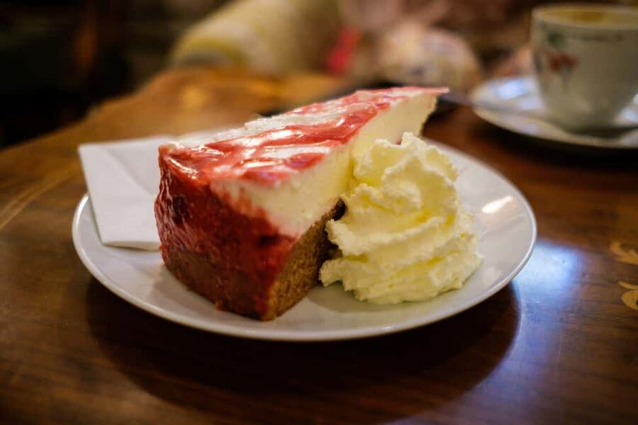 Vienna Coffee and Cake Tour: Sweets, Stories & Hidden Cafés - What you’ll actually eat: pastries, cake, a savory plate, and coffee-tea-drink variety