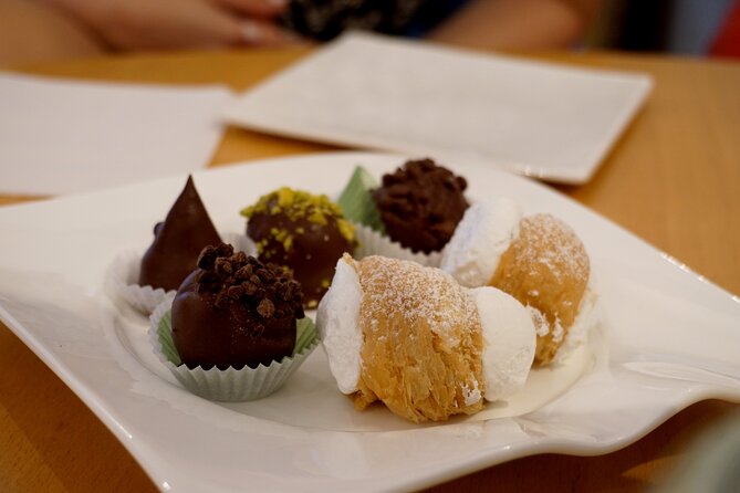 Vienna Coffee, Cake & Pastries Tour with Local Stories - Key things that make this tour worth it