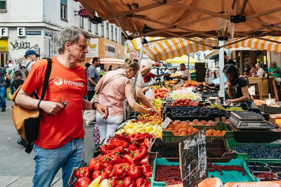 Vienna: Guided Foodie Walking Tour with Tastings and Coffee - Market time: Brunnenmarkt or Viktor-Adler-Markt and the magic of Naschmarkt