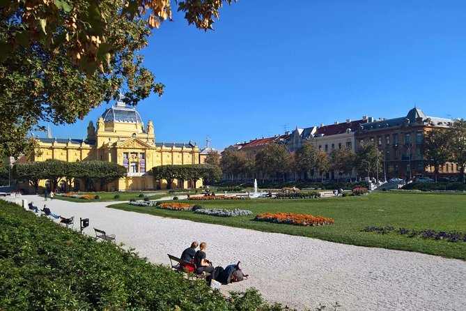 Zagreb in Ink and Coffee: A Feminist Café Chronicle - Café Culture in Zagreb: Coffee as a Meeting Place for Ideas